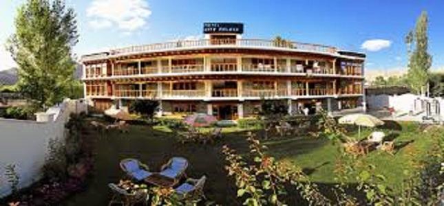 Hotel Shanti Palace Лех Екстериор снимка